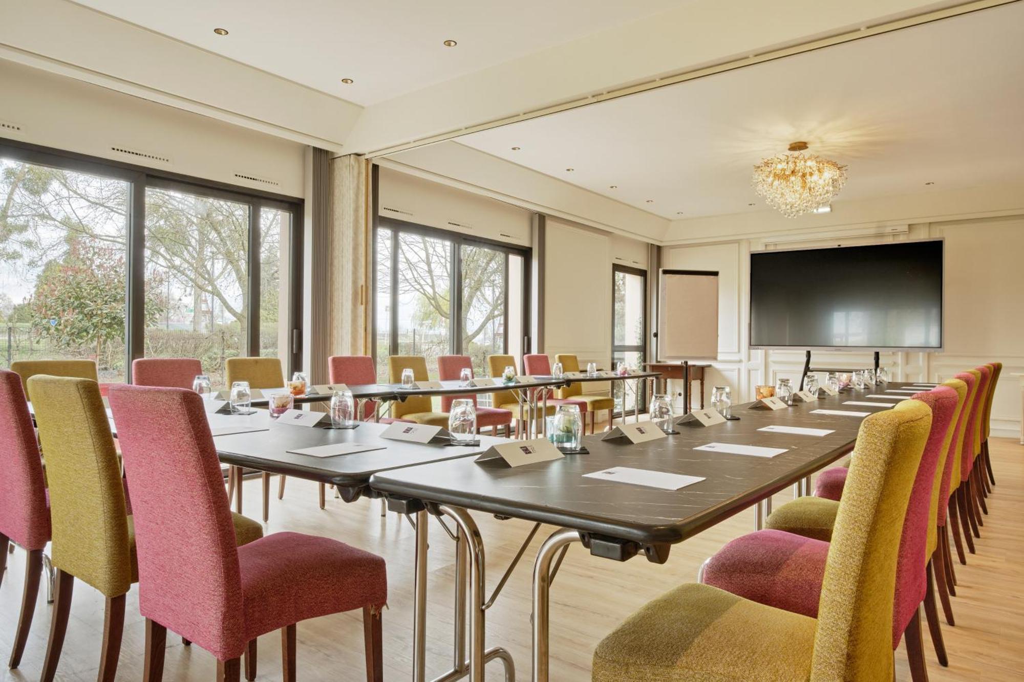 Hotel Restaurant Crystal Erstein Eksteriør billede